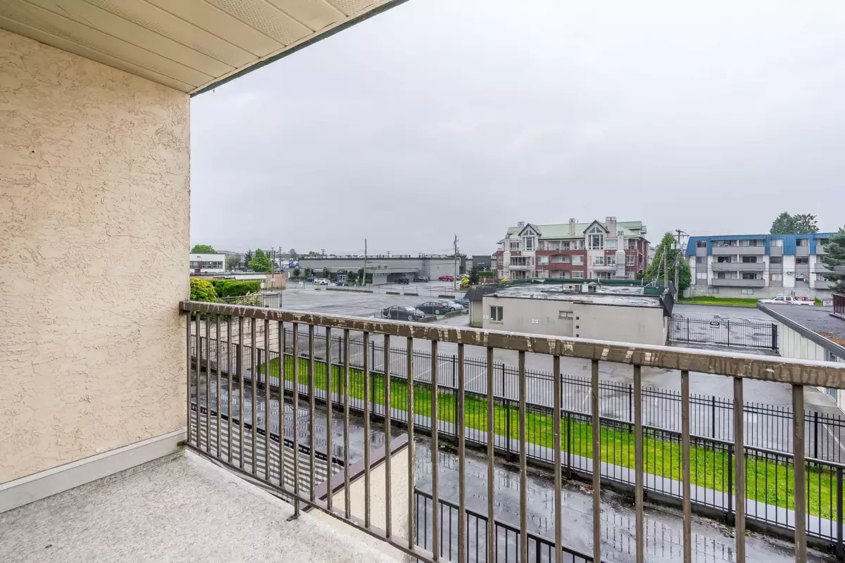 Mudroom Photo of 206 45744 Spadina Avenue, Chilliwack, BC