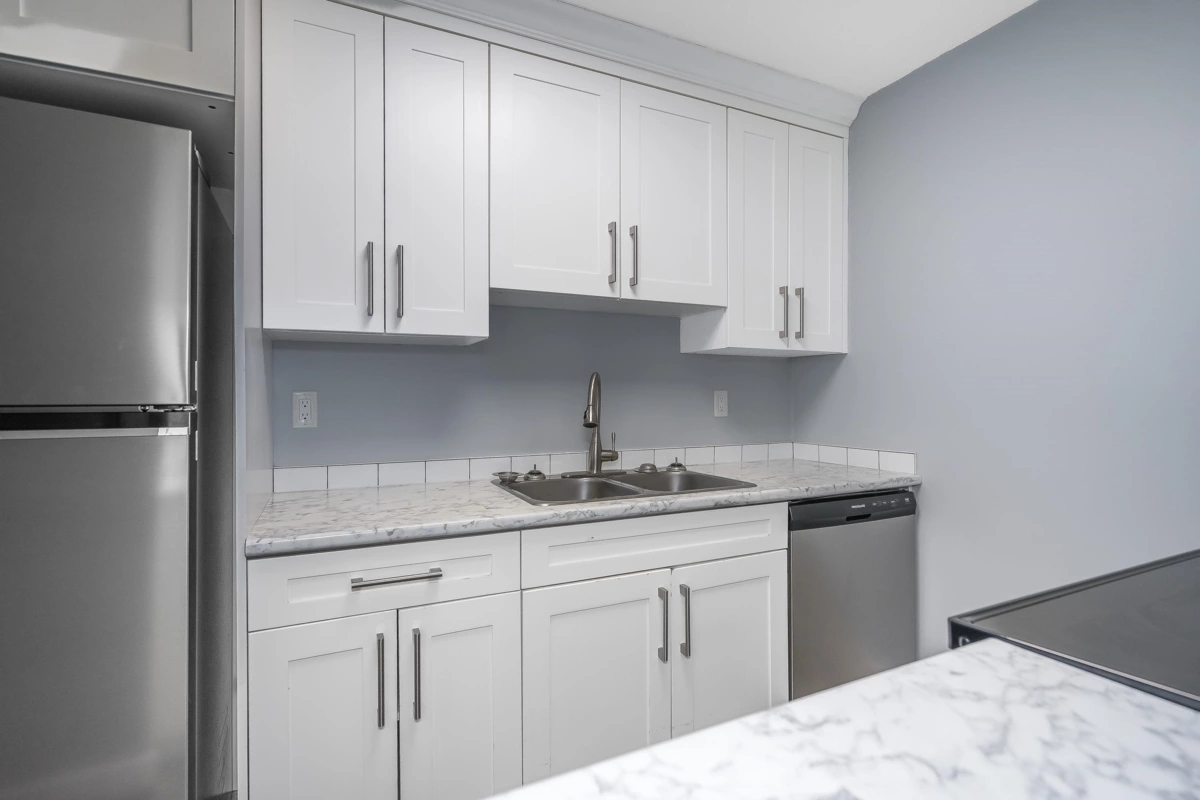 Walk-In Closet Photo of 206 45744 Spadina Avenue, Chilliwack, BC