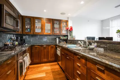 407 499 Broughton Street, Vancouver, BC