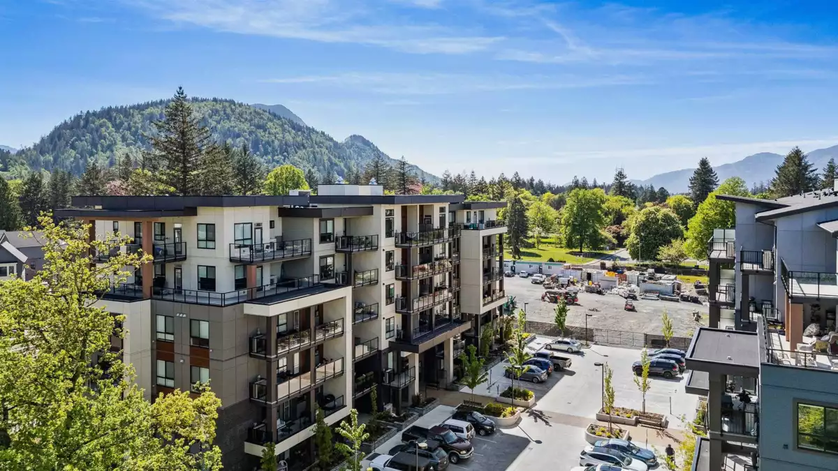 Living Room Photo of 210 45505 Campus Drive, Chilliwack, BC