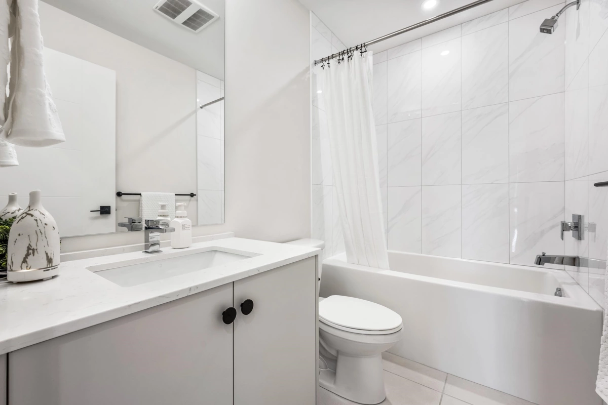 Mudroom Photo of 210 45505 Campus Drive, Chilliwack, BC