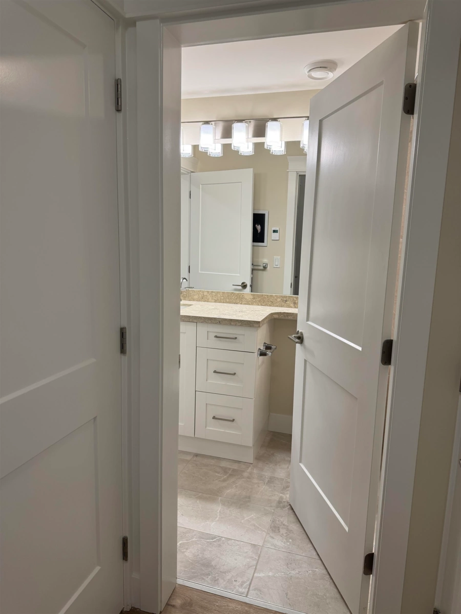 Entry Foyer Photo of 312 20932 83 Avenue, Langley, BC