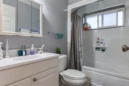 Guest Bathroom Photo of 8800 Ashby Place, Richmond, BC