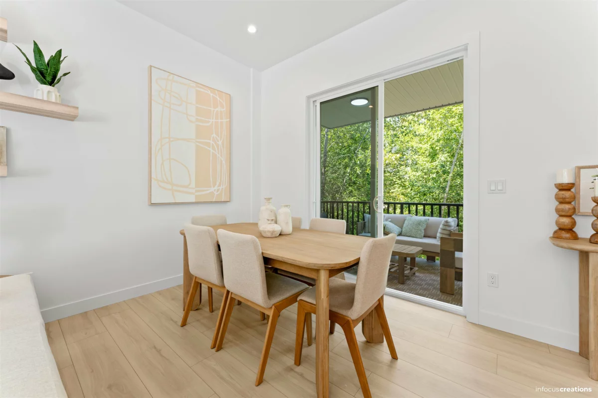 Breakfast Nook Photo of 8 8924 Cedar Street, Mission, BC