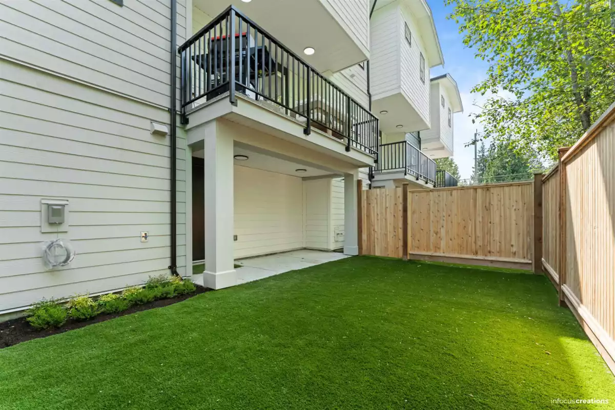 Outdoor Deck Photo of 8 8924 Cedar Street, Mission, BC