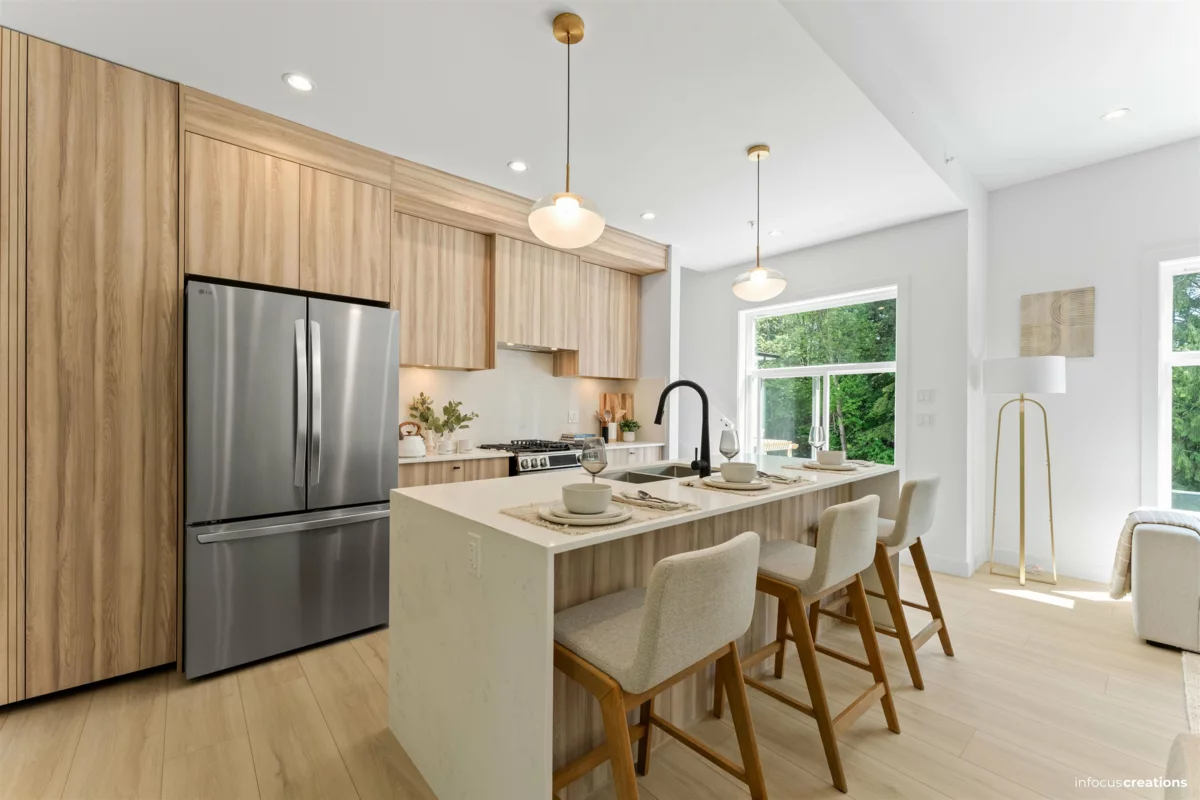 Walk-In Closet Photo of 8 8924 Cedar Street, Mission, BC