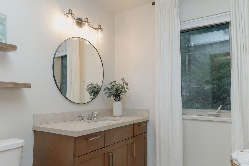 Bedroom 4 Photo of 1380 Fernie Road, Bowen Island, BC