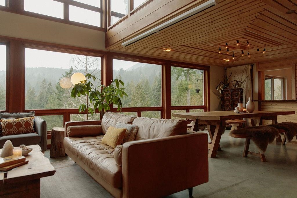 Dining Area Photo of 1380 Fernie Road, Bowen Island, BC