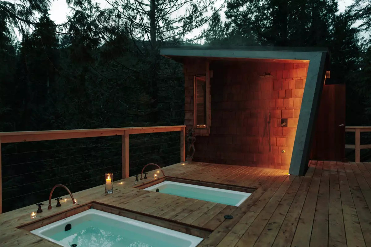 Entry Foyer Photo of 1380 Fernie Road, Bowen Island, BC