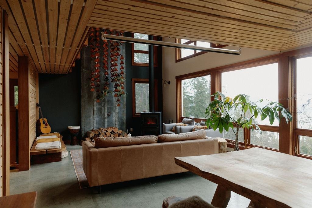 Kitchen Photo of 1380 Fernie Road, Bowen Island, BC