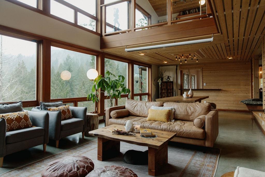 Living Room Photo of 1380 Fernie Road, Bowen Island, BC