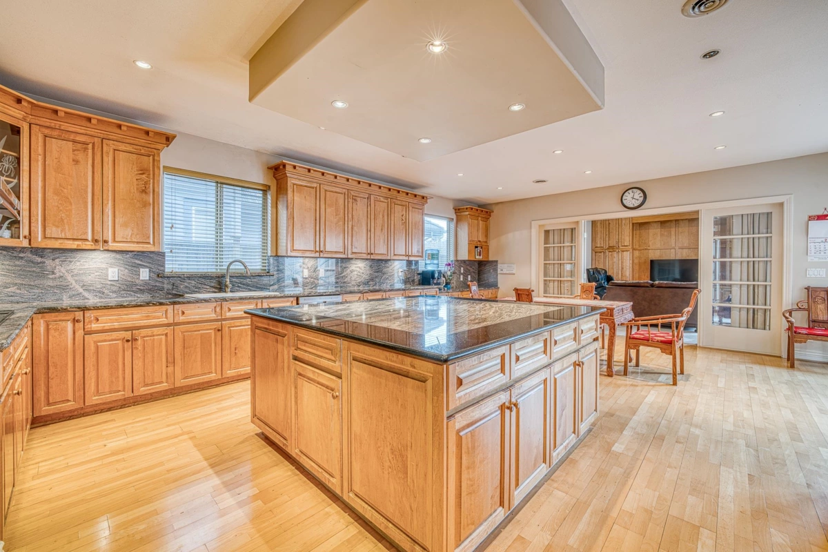 Kitchen Island Photo of 5471 Garrison Road, Richmond, BC