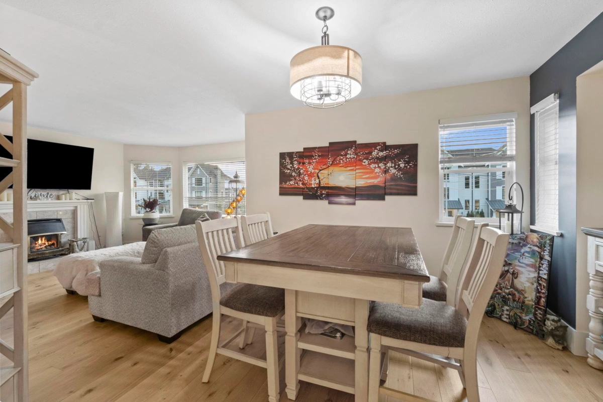 Breakfast Nook Photo of 3038 Mcmillan Road, Abbotsford, BC