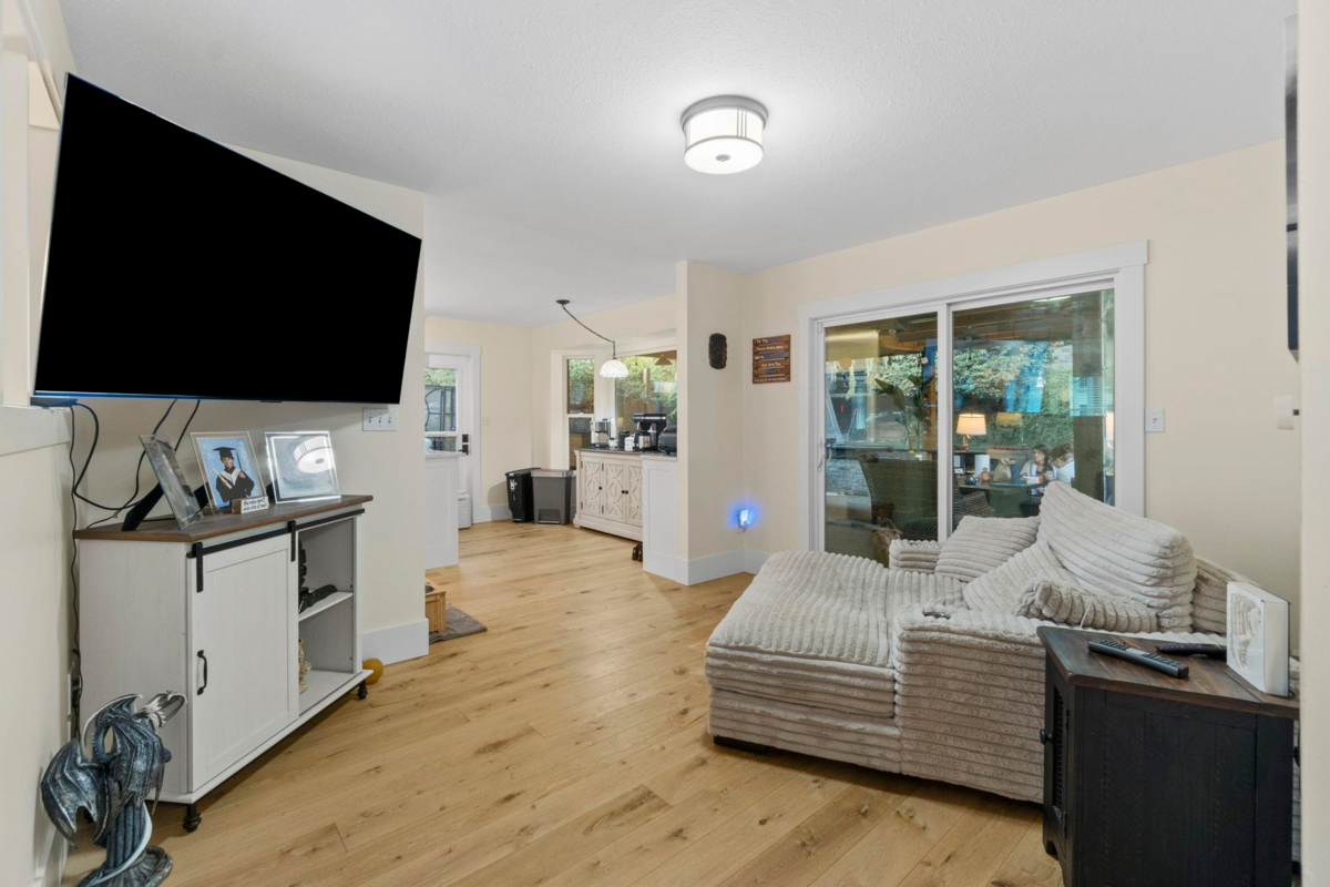 Family Room Photo of 3038 Mcmillan Road, Abbotsford, BC