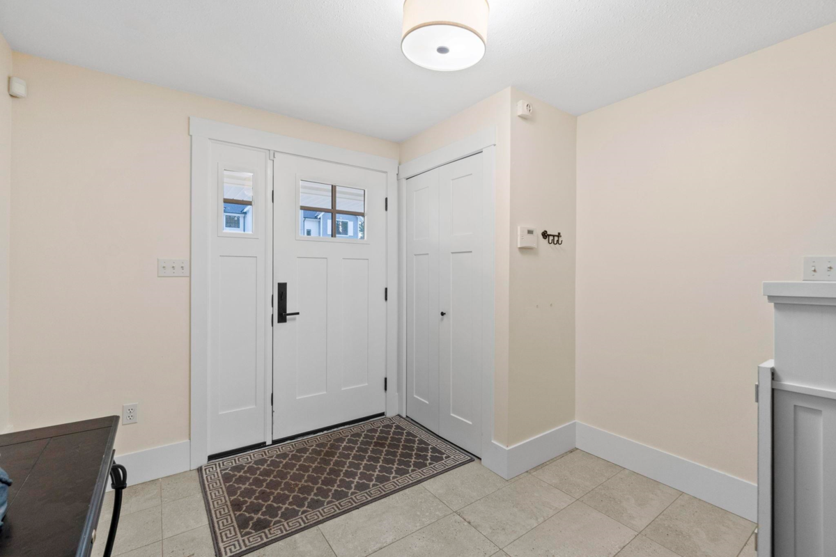 Living Room Photo of 3038 Mcmillan Road, Abbotsford, BC