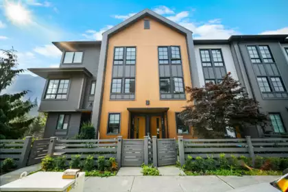 1385 Marinaside Place, Squamish, BC, Squamish — Townhouse for sale
