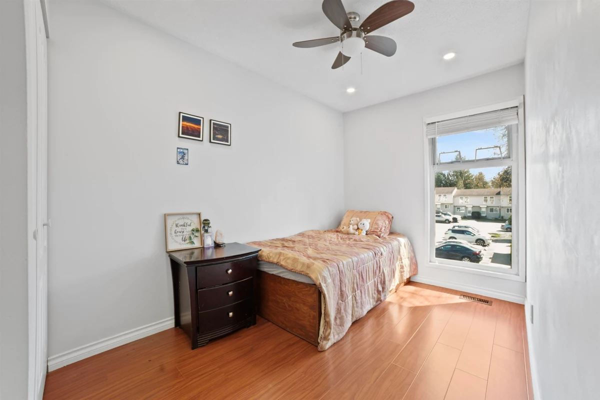 Breakfast Nook Photo of 2 3558 E 49th Avenue, Vancouver, BC