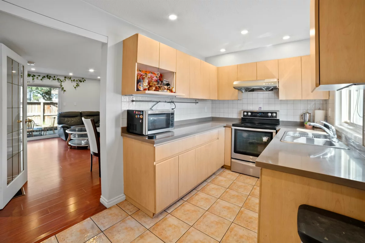 Pantry Photo of 2 3558 E 49th Avenue, Vancouver, BC