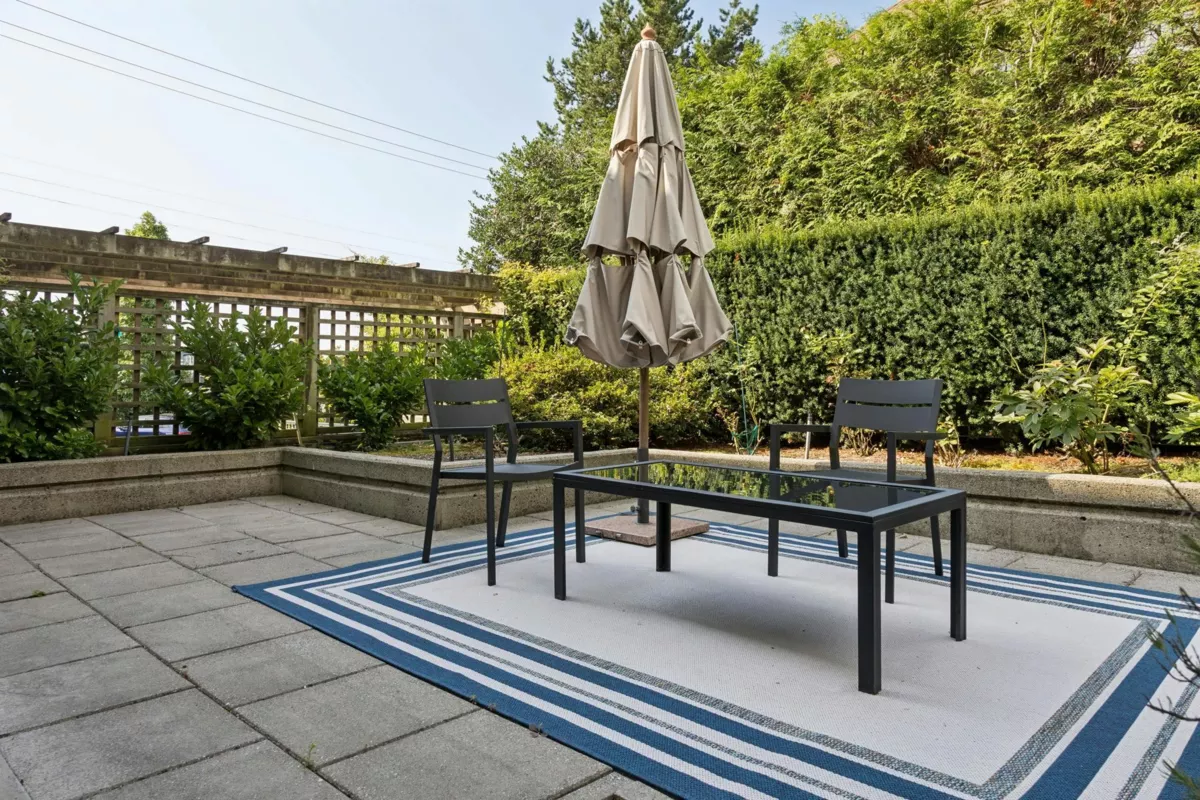 Front Yard Photo of 2133 Gordon Avenue, West Vancouver, BC