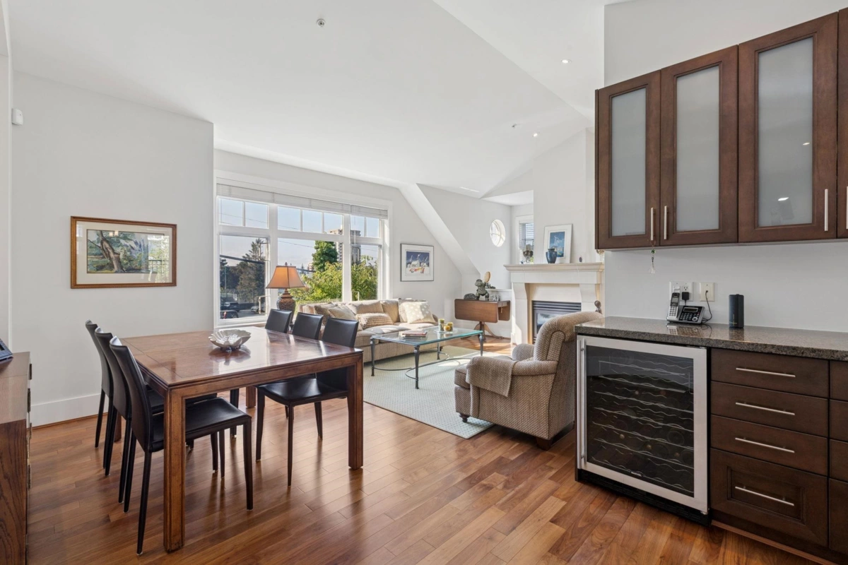 Primary Bathroom Photo of 2133 Gordon Avenue, West Vancouver, BC