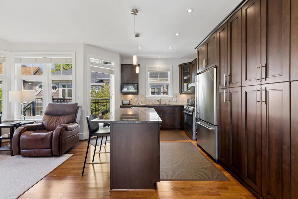 Primary Bedroom Photo of 2133 Gordon Avenue, West Vancouver, BC