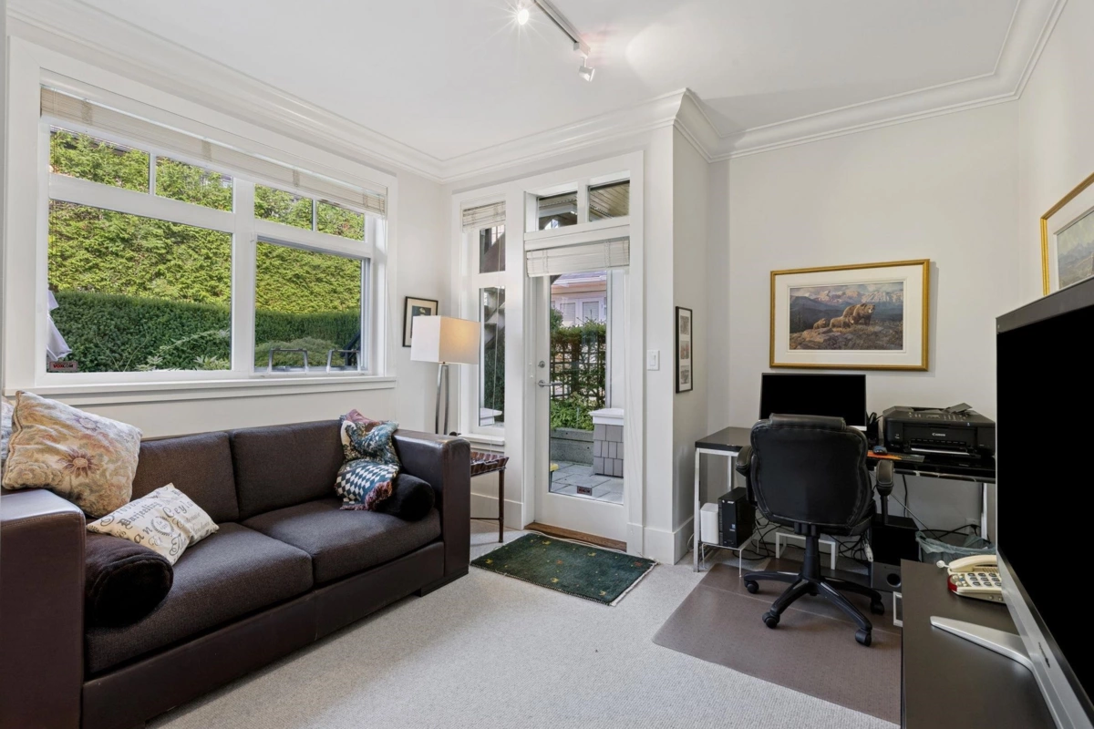 Staircase Photo of 2133 Gordon Avenue, West Vancouver, BC