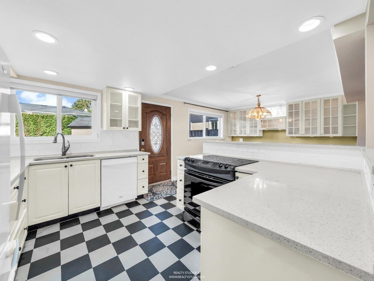 Backyard Photo of 6500 Azure Road, Richmond, BC