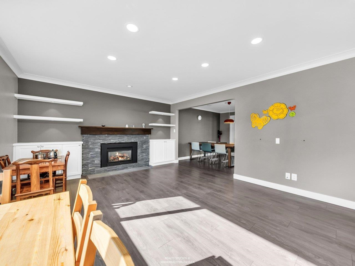 Kitchen Photo of 6500 Azure Road, Richmond, BC