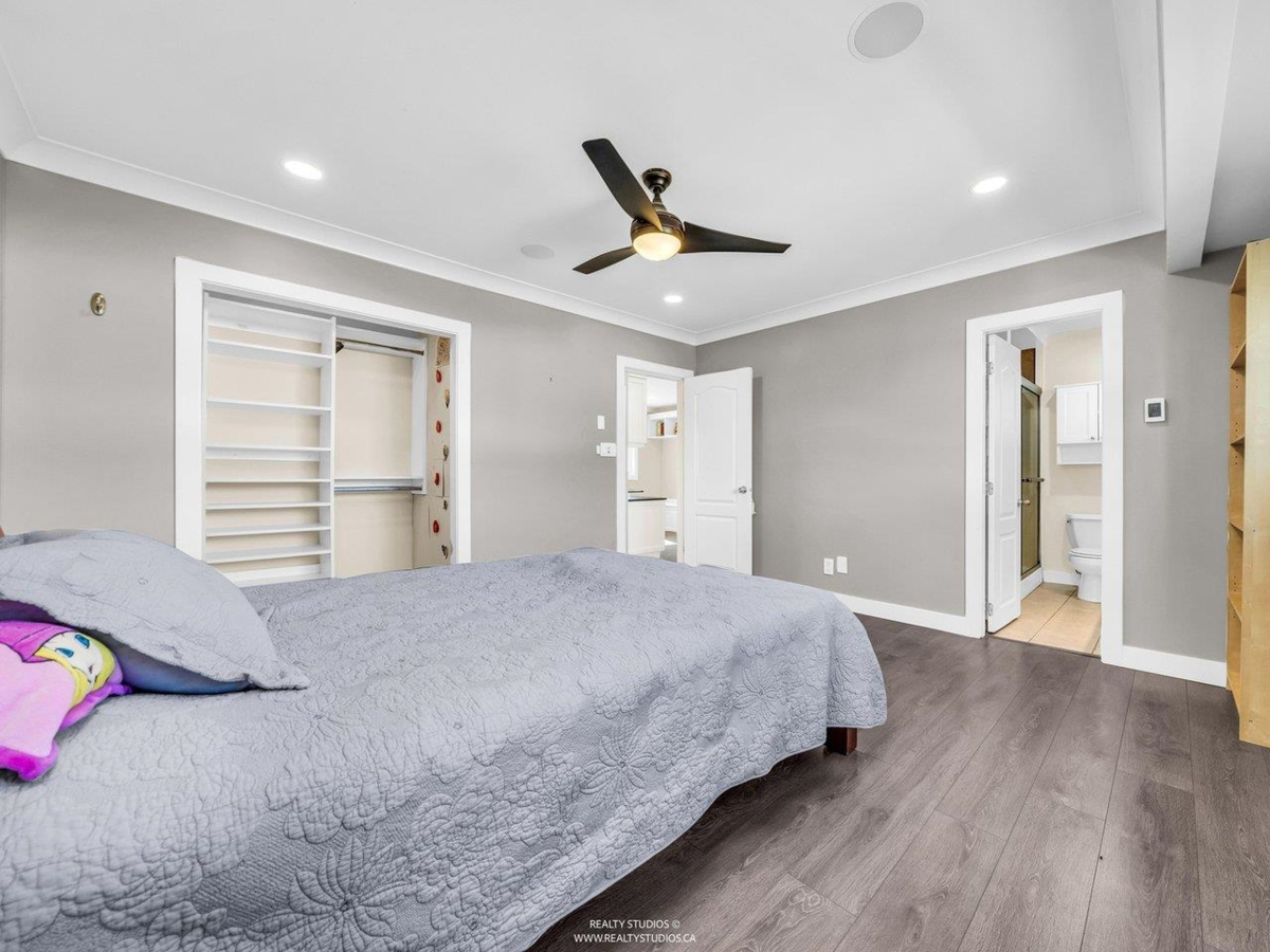 Powder Room Photo of 6500 Azure Road, Richmond, BC