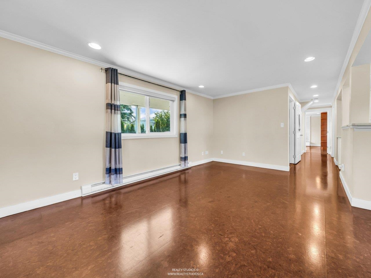 Swimming Pool Photo of 6500 Azure Road, Richmond, BC