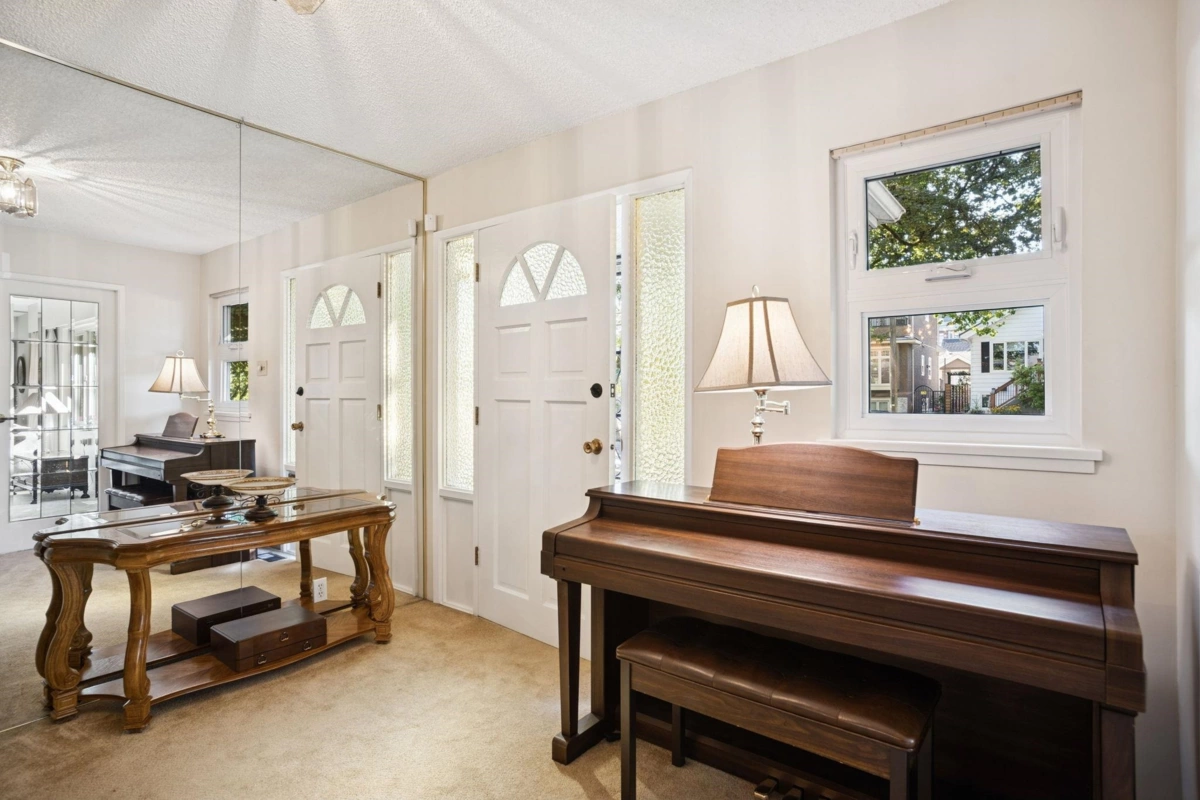 Family Room Photo of 1506 Kamloops Street, Vancouver, BC