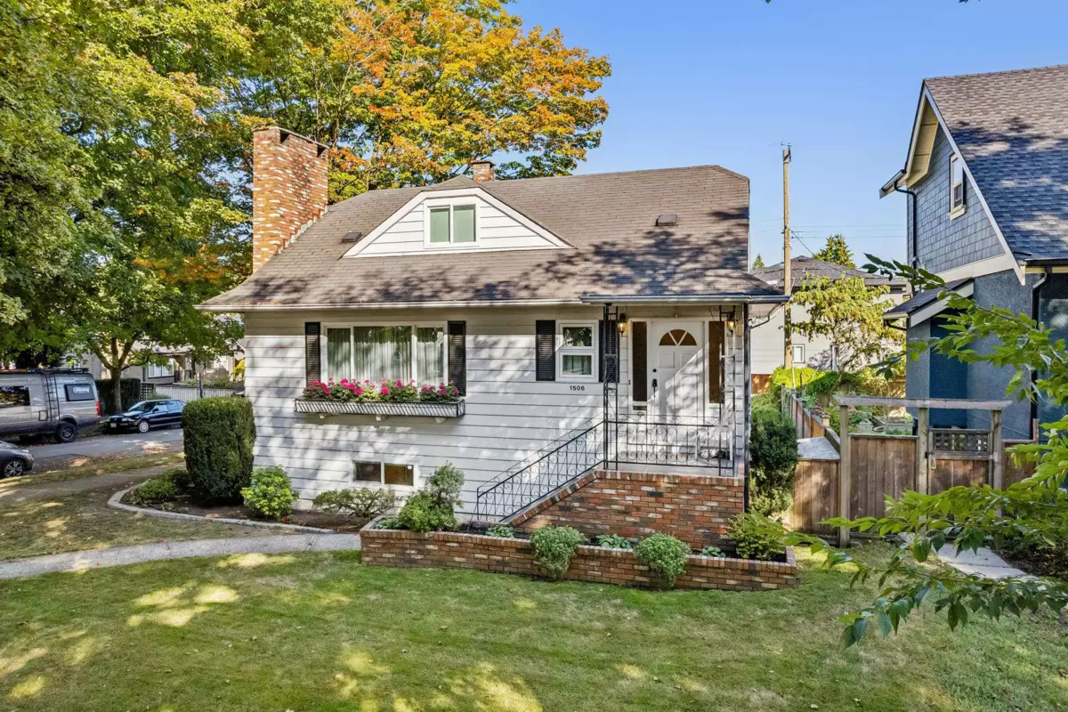 Living Room Photo of 1506 Kamloops Street, Vancouver, BC