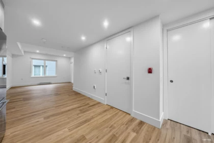 Powder Room Photo of 2071 E 1st Avenue, Vancouver, BC