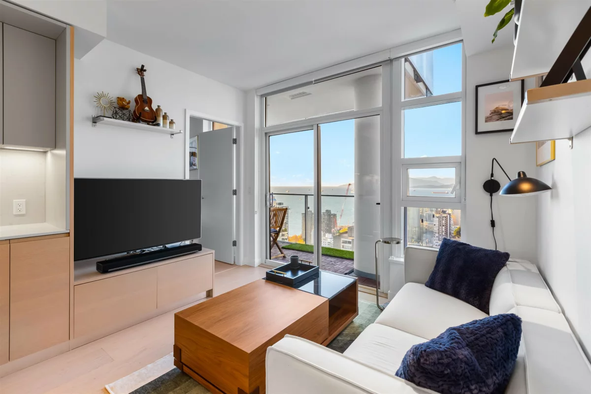 Dining Area Photo of 3601 1289 Hornby Street, Vancouver, BC