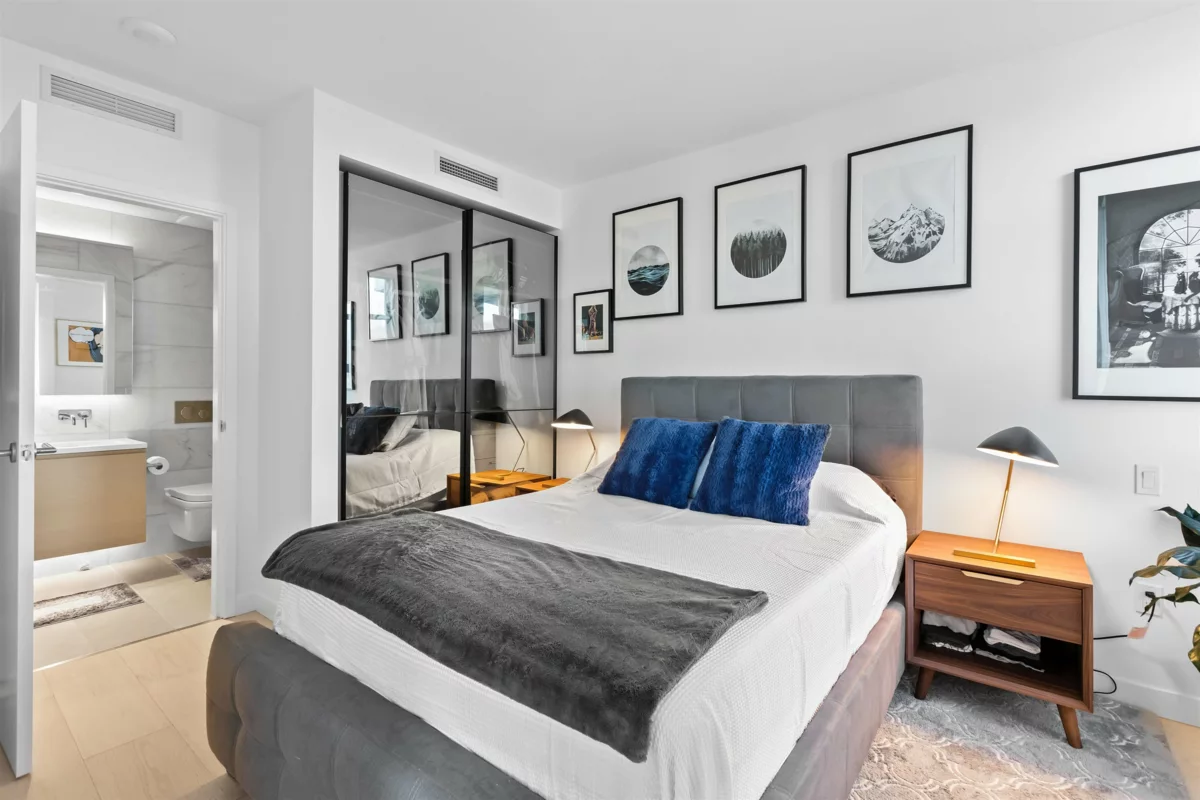 Walk-In Closet Photo of 3601 1289 Hornby Street, Vancouver, BC