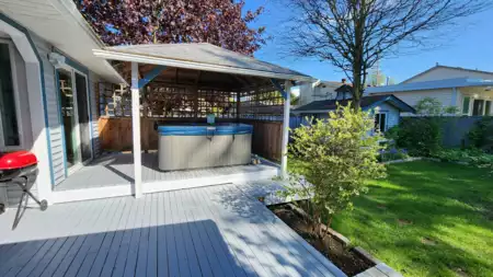 Front Yard Photo of 15580 20 Avenue, Surrey, BC
