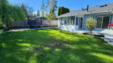 Swimming Pool Photo of 15580 20 Avenue, Surrey, BC