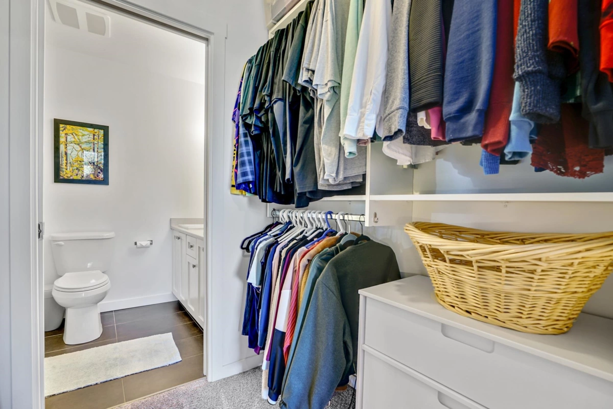 Entry Foyer Photo of 216 2238 Whatcom Road, Abbotsford, BC