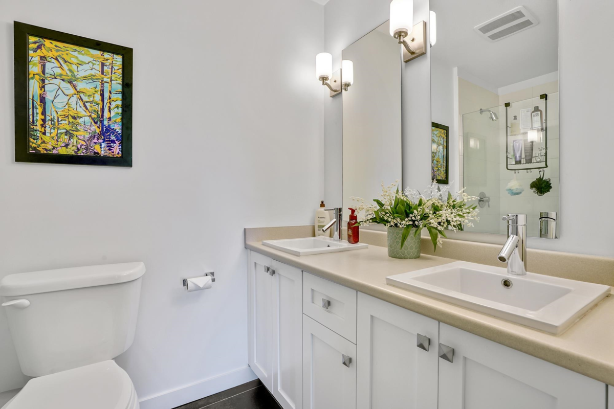 Hallway Photo of 216 2238 Whatcom Road, Abbotsford, BC