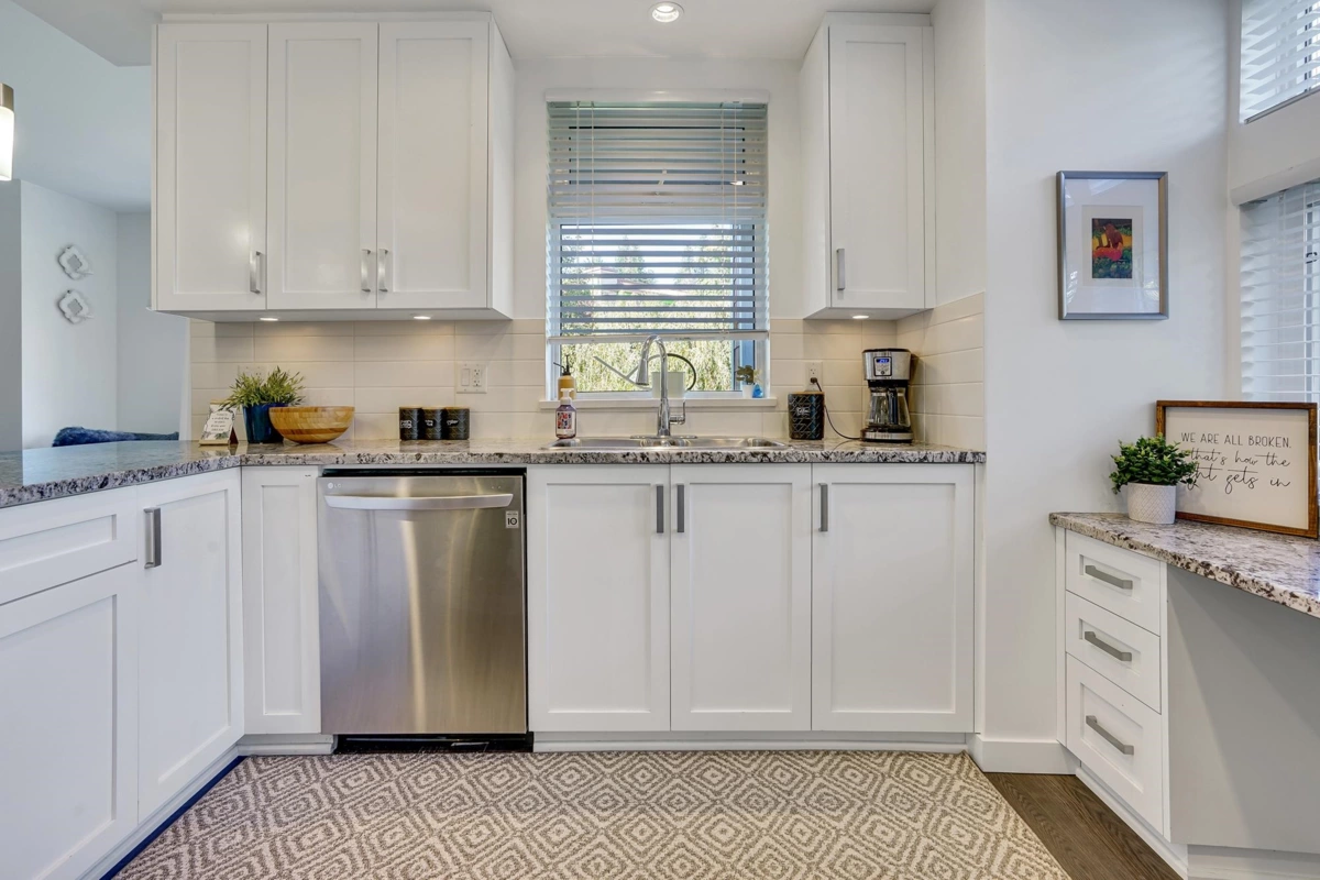 Kitchen Photo of 216 2238 Whatcom Road, Abbotsford, BC