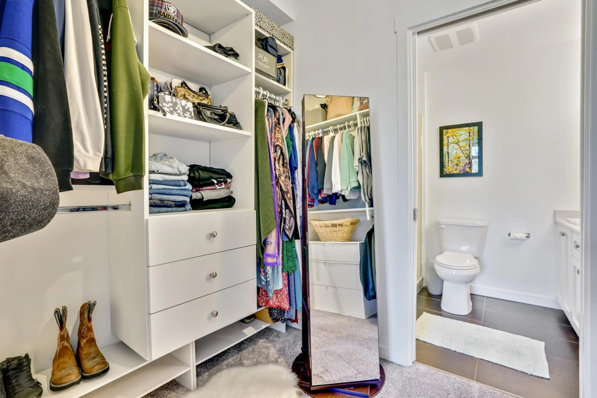 Mudroom Photo of 216 2238 Whatcom Road, Abbotsford, BC