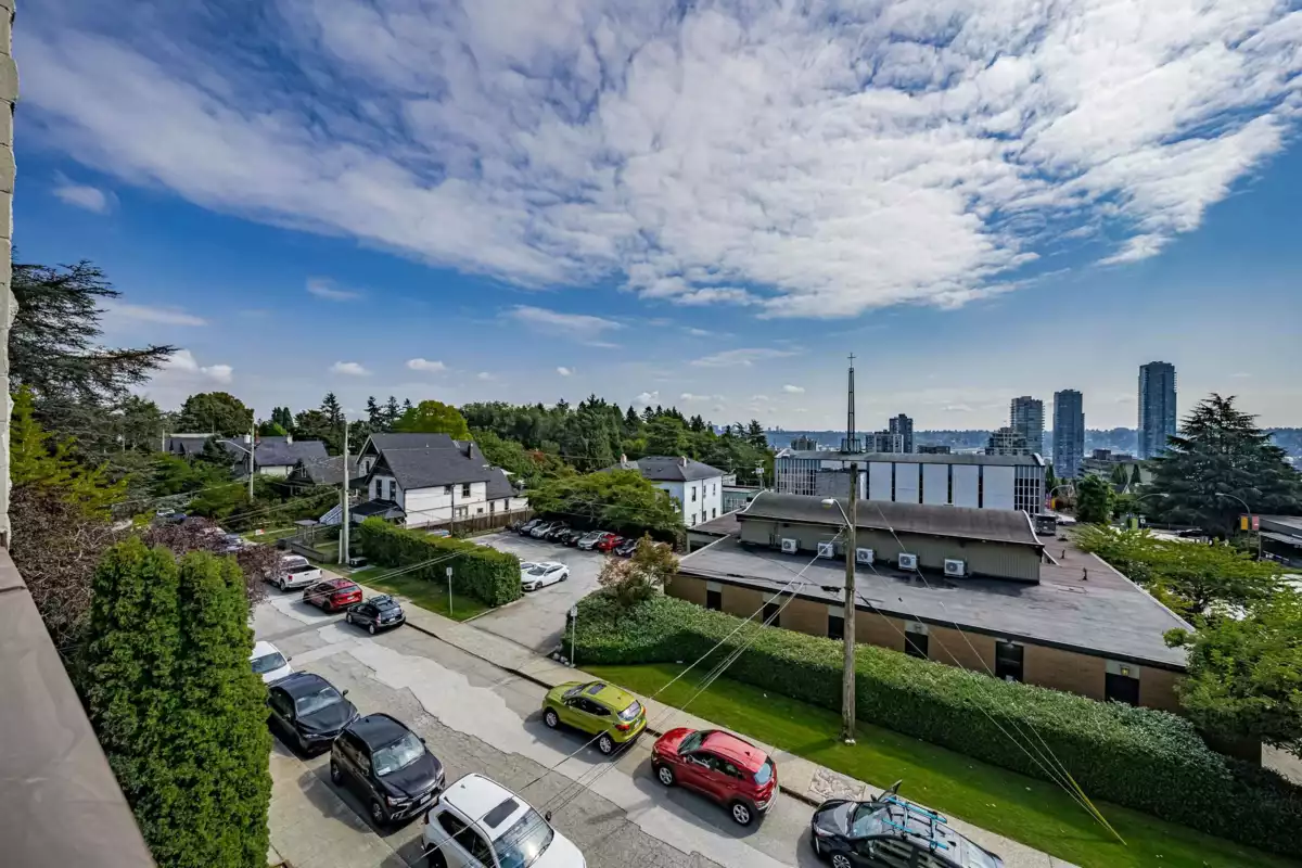 Hot Tub / Spa Photo of 302 225 Sixth Street, New Westminster, BC