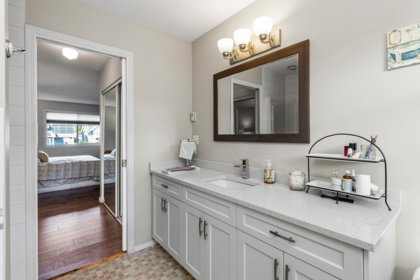 Primary Bathroom Photo of 402 7500 Columbia Street, Mission, BC