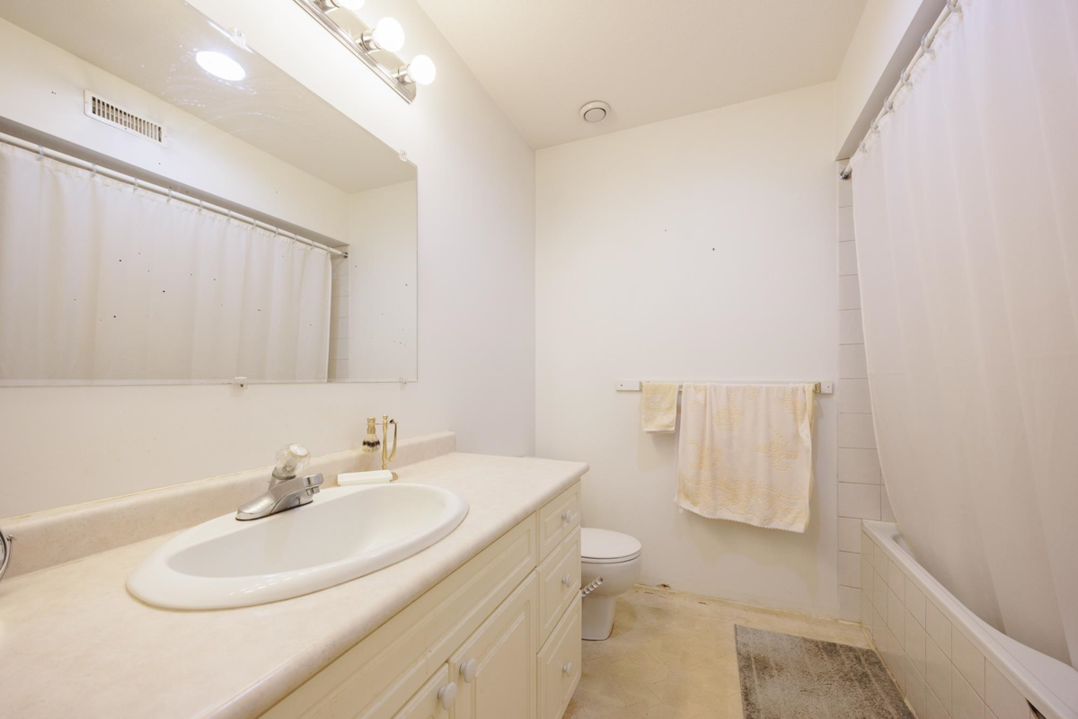 Hot Tub / Spa Photo of 9437 151 Street, Surrey, BC