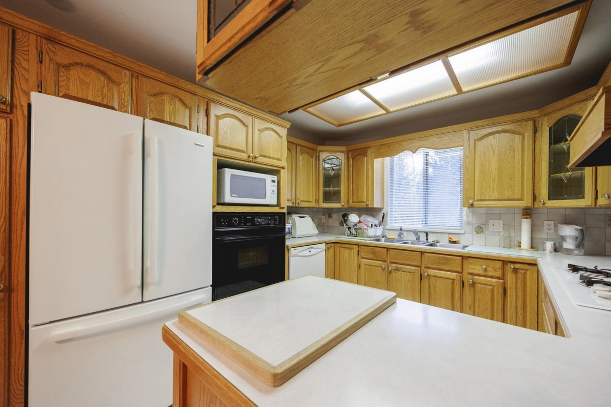 Kitchen Photo of 9437 151 Street, Surrey, BC