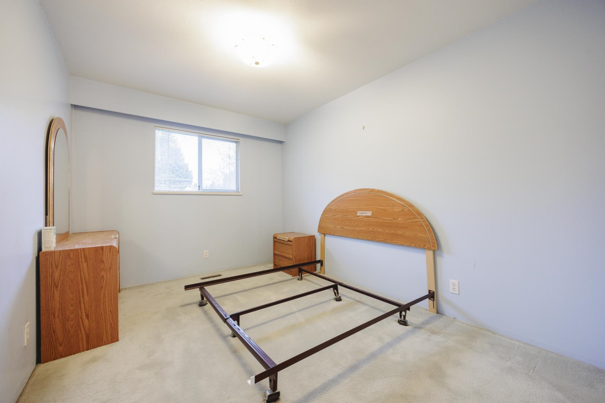 Laundry Room Photo of 9437 151 Street, Surrey, BC