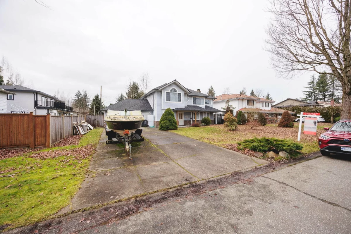 Living Room Photo of 9437 151 Street, Surrey, BC