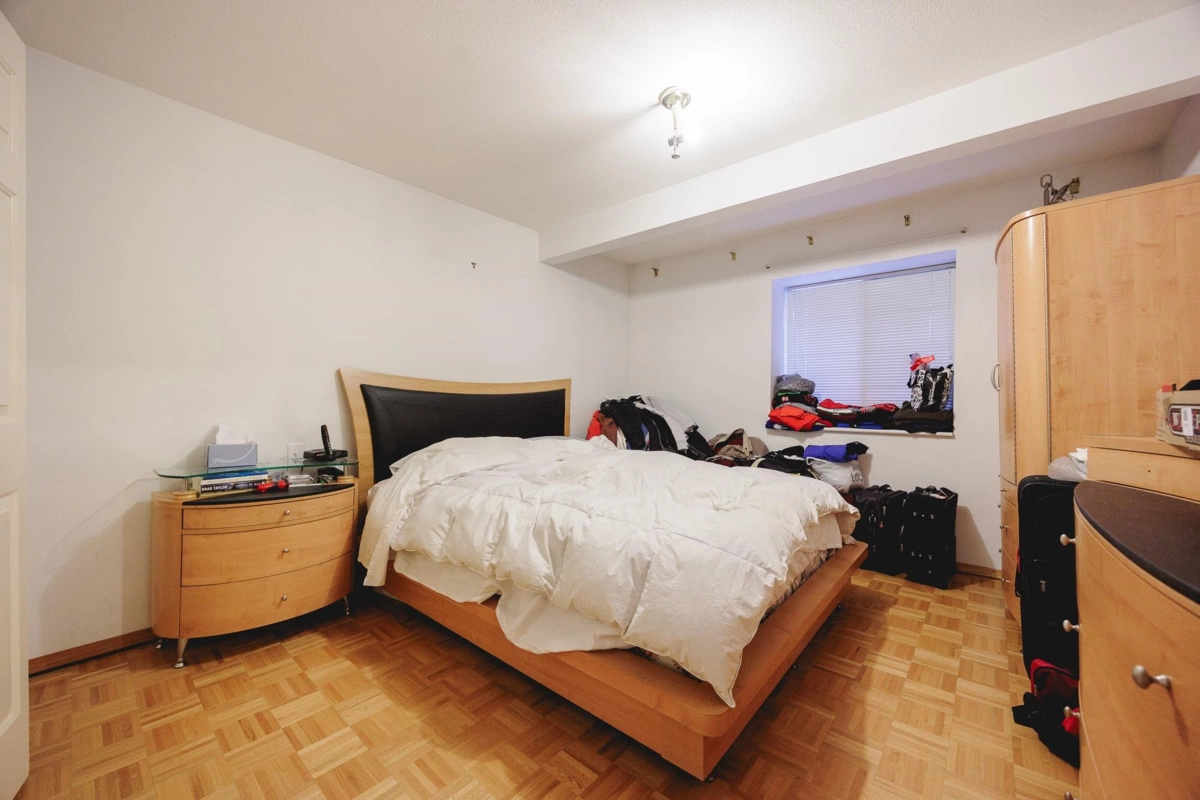 Swimming Pool Photo of 9437 151 Street, Surrey, BC