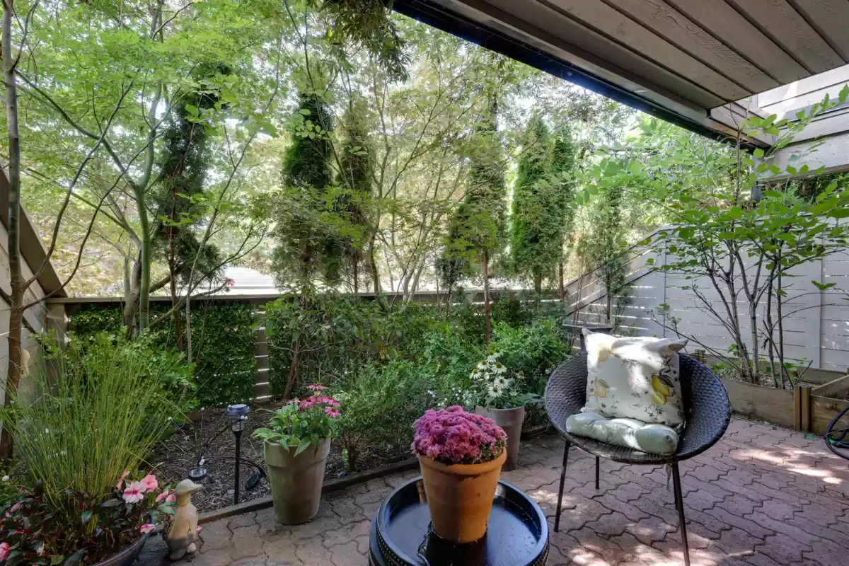 Garden / Landscaping Photo of 4035 Springtree Drive, Vancouver, BC