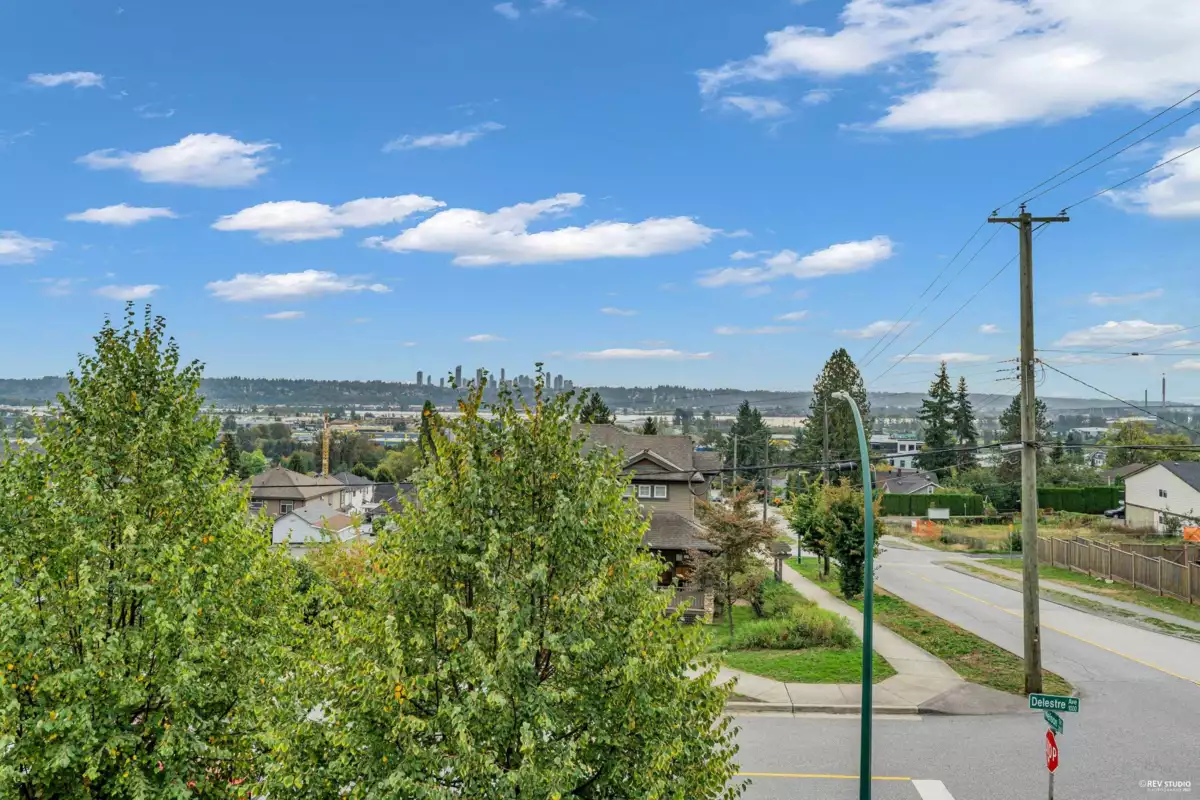 Basement Recreation Room Photo of 311 Nelson Street, Coquitlam, BC